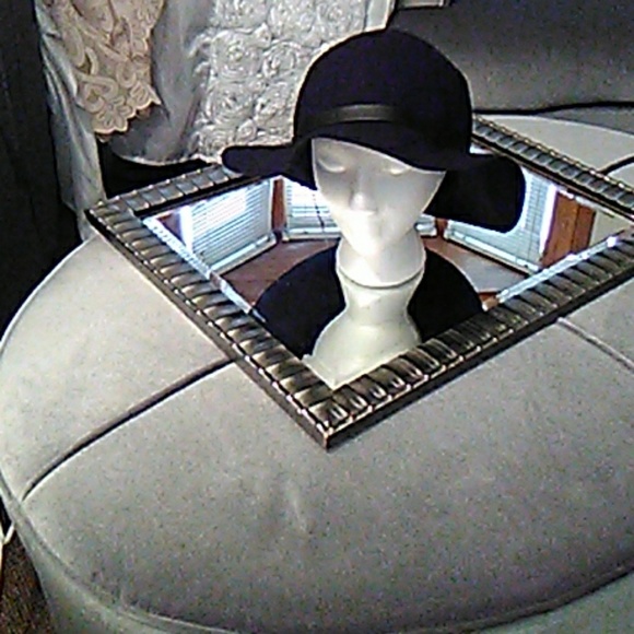 Floppy hat - Picture 2 of 3